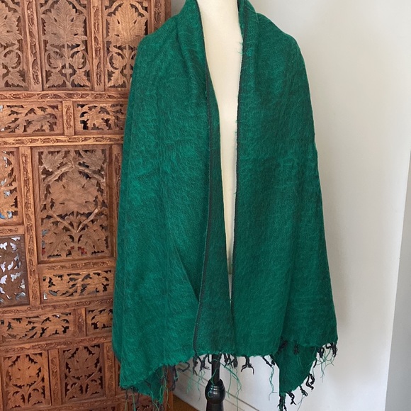 Wool Scarf Wrap Bed Cover Made in Nepal - Picture 5 of 14